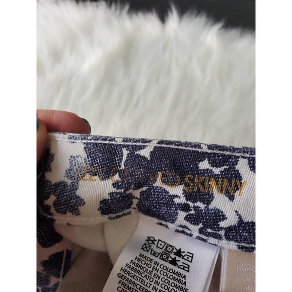 Michael Kors Womens Izzy Cropped Skinny Jeans White Navy Floral Stretch Plus 16W - Picture 8 of 10
